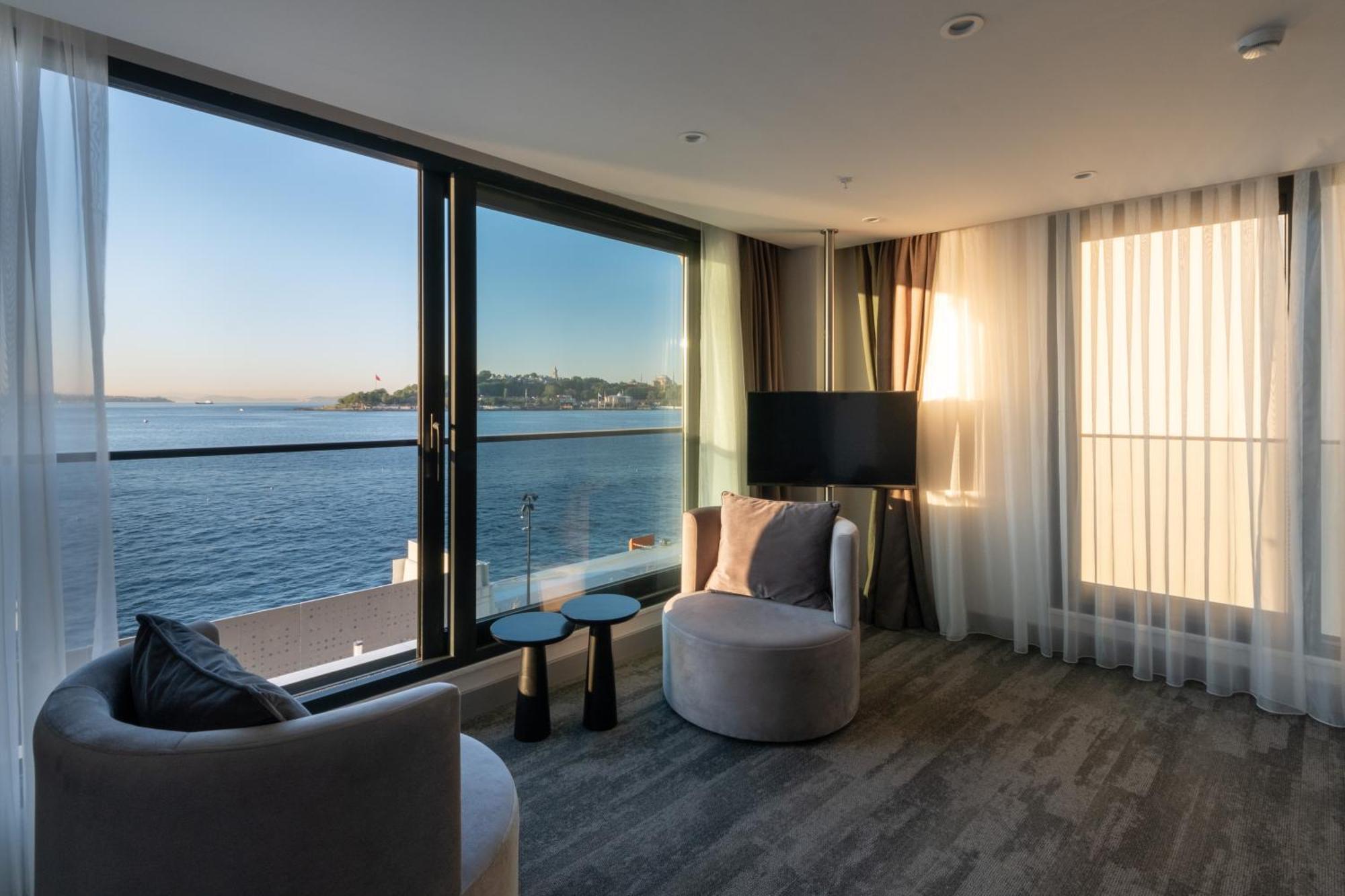 Pera Bosphorus Hotel Istanbul Bagian luar foto